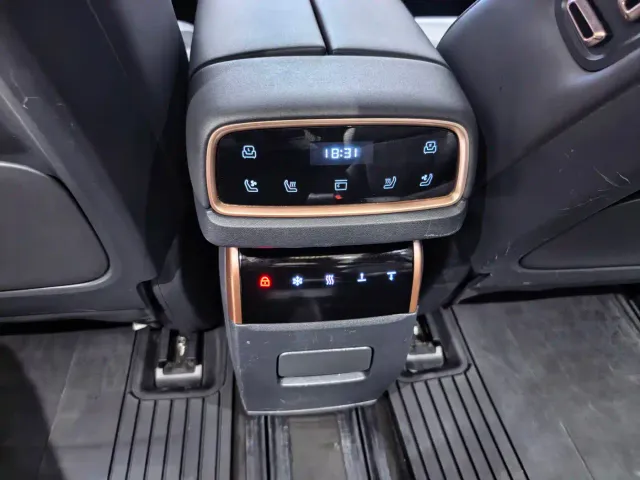 Dongfeng eπ 008 — Фото автомобиля 17