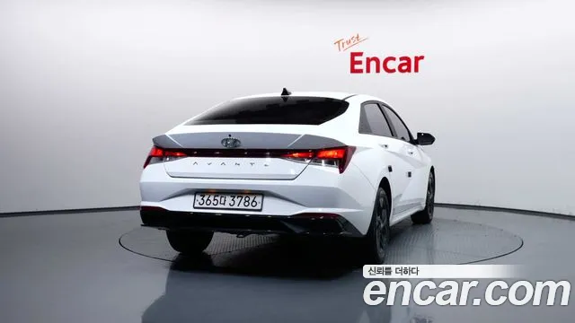 Hyundai Avante — Фото автомобиля 4