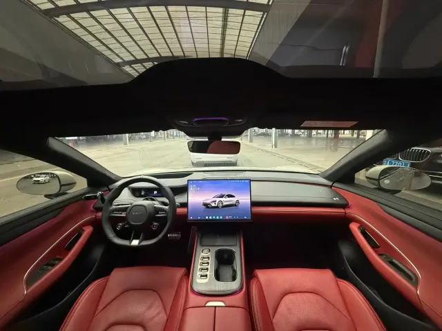 Xiaomi SU7 — Фото автомобиля 14