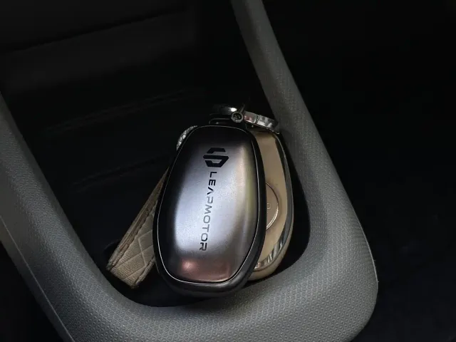 Leapmotor T03 — Фото автомобиля 12
