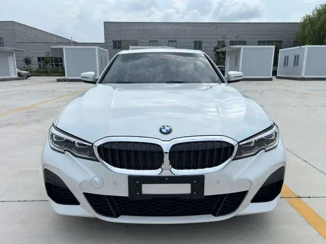 BMW 3 Series — Фото автомобиля 2