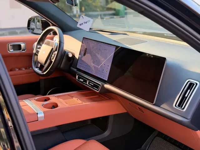 Li Auto Li Auto L6 2024 Pro — Фото автомобиля 14