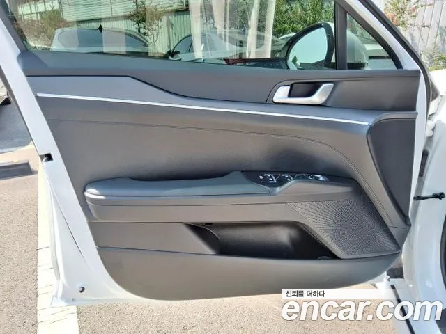 Kia K5 — Фото автомобиля 10