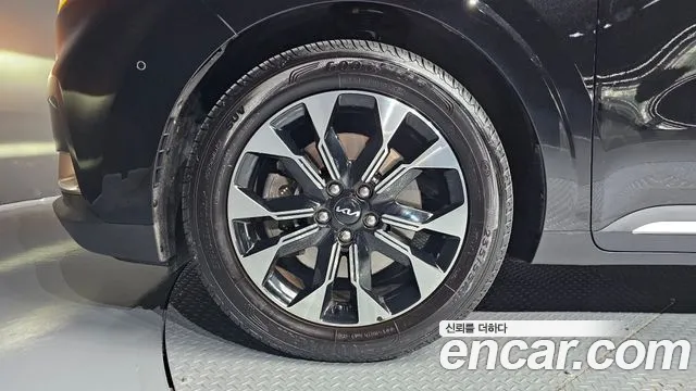 Kia Carnival 4th Gen — Фото автомобиля 5