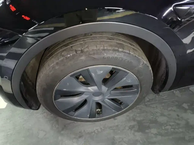 Tesla Model Y — Фото автомобиля 22