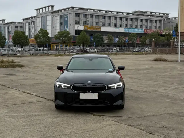 Фотография автомобиля — BMW 3 Series