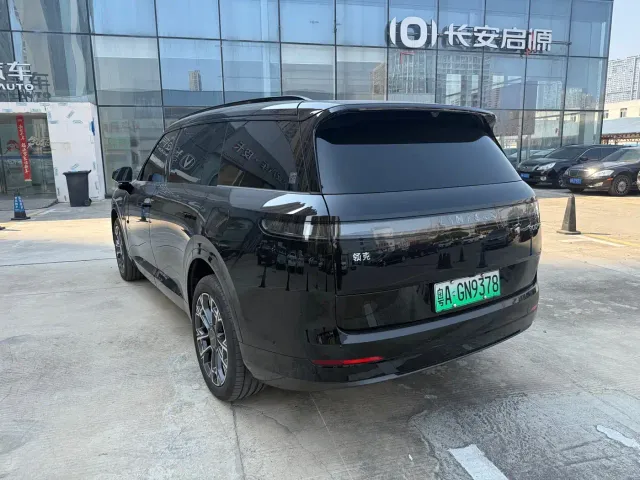 Lynk & Co 900 — Фото автомобиля 7