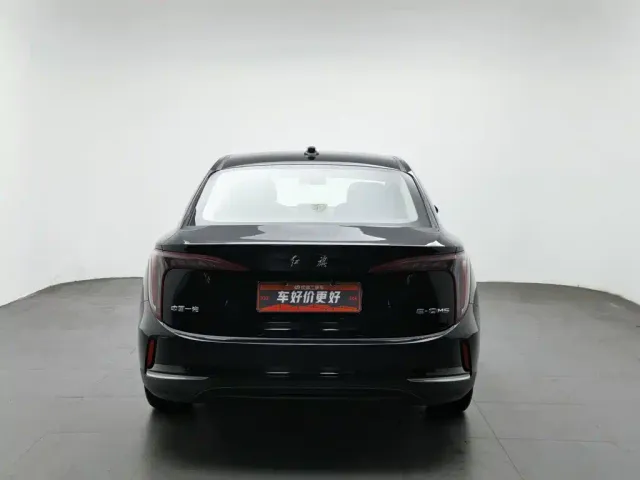 Hongqi E-QM5 — Фото автомобиля 4