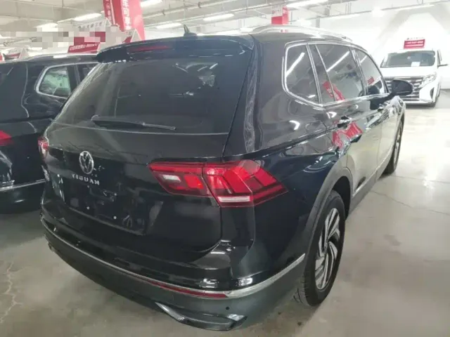 Volkswagen Tiguan L — Фото автомобиля 6