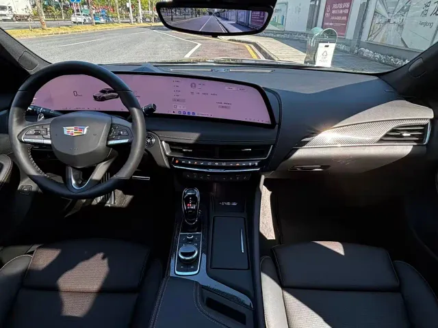 Cadillac CT5 — Фото автомобиля 7