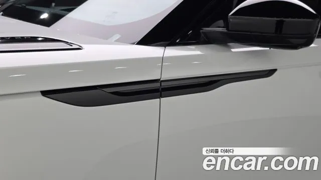 Land Rover Range Rover Velar — Фото автомобиля 20