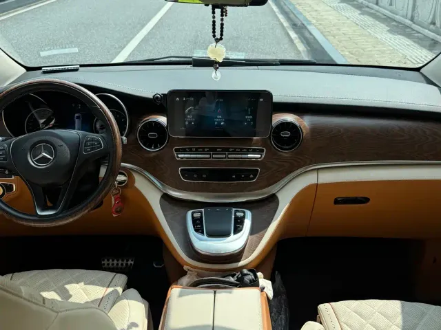Mercedes-Benz V-Class — Фото автомобиля 13