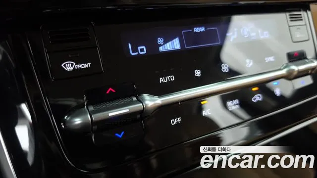 Kia Canival Carnival 4 поколение Бензин 7 мест Signature — Фото автомобиля 24