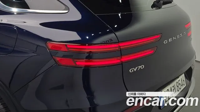 Genesis GV70 — Фото автомобиля 23