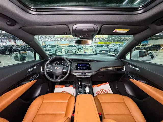 Cadillac XT4 — Фото автомобиля 11