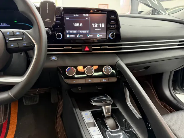 Hyundai Elantra — Фото автомобиля 10