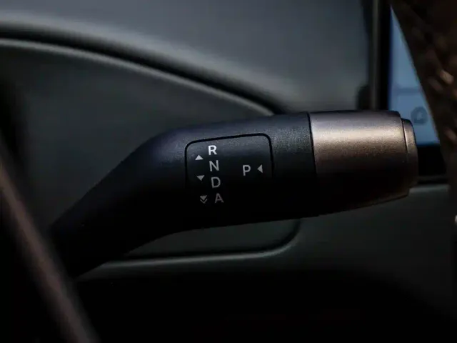 Li Auto MEGA — Фото автомобиля 16