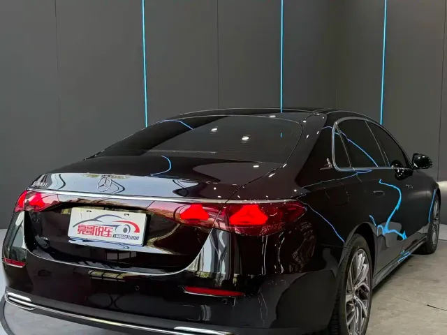 Mercedes-Benz E-Class — Фото автомобиля 6