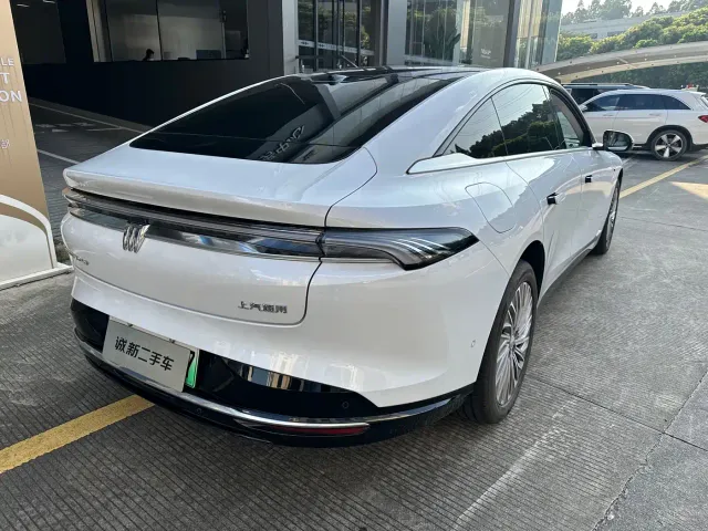 Buick Electra L7 — Фото автомобиля 3