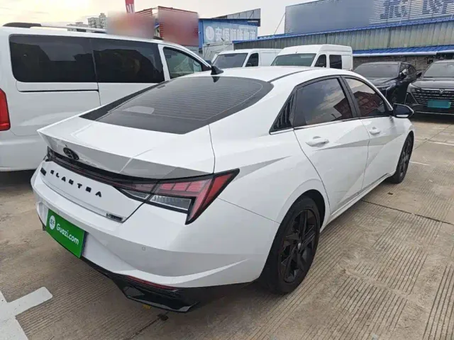 Hyundai Elantra — Фото автомобиля 6