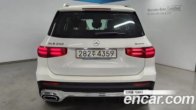 Mercedes-Benz GLB-Class — Фото автомобиля 4