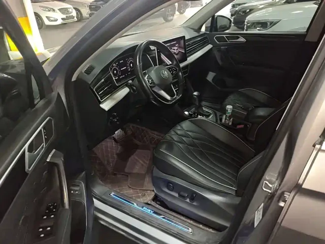 Volkswagen Tiguan L PHEV — Фото автомобиля 15