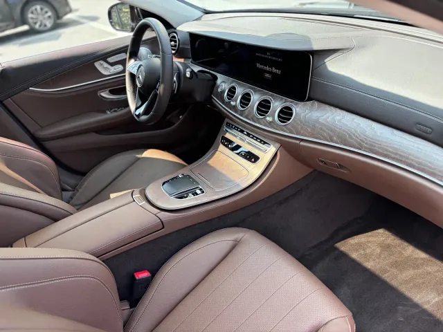 Mercedes-Benz E-Class — Фото автомобиля 10