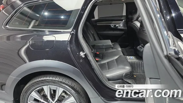 Volvo V90 — Фото автомобиля 17