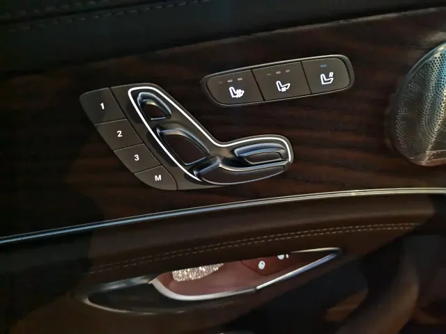 Mercedes-Benz E-Class — Фото автомобиля 15