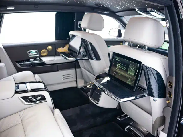 Rolls-Royce Phantom — Фото автомобиля 13