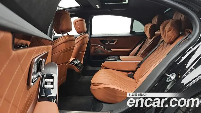 Mercedes-Benz S-Class — Фото автомобиля 11