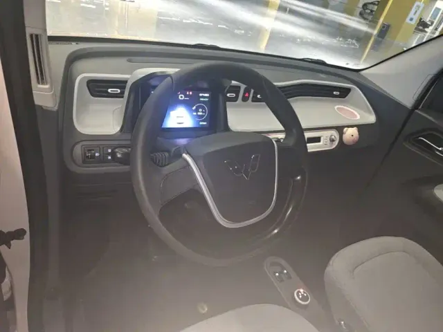 Wuling Hongguang Mini EV — Фото автомобиля 10