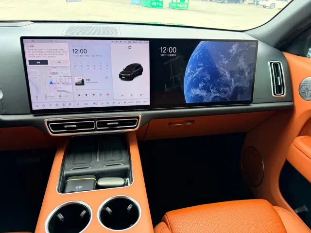 Li Auto L8 — Фото автомобиля 14