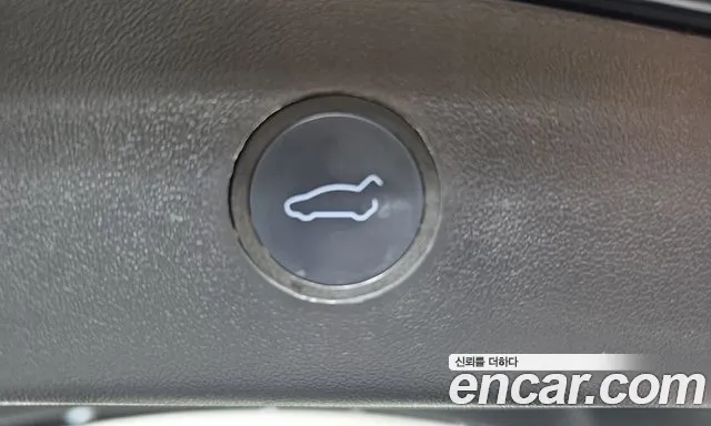Tesla Model 3 — Фото автомобиля 23