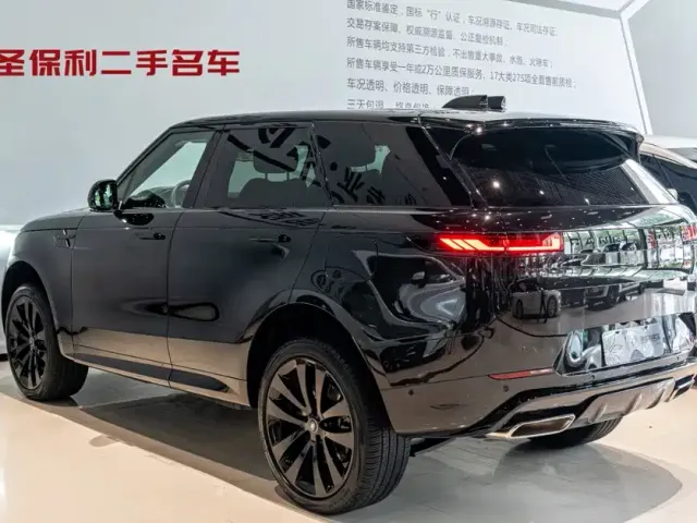 Land Rover Range Rover Sport — Фото автомобиля 3