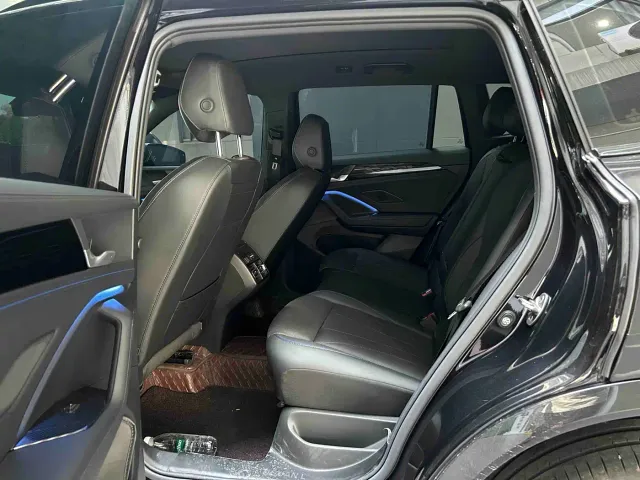 Volkswagen Tiguan L — Фото автомобиля 5