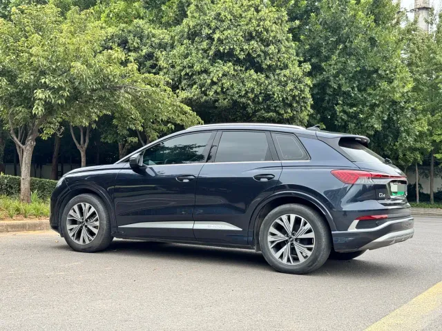 Audi Q4 e-tron — Фото автомобиля 7