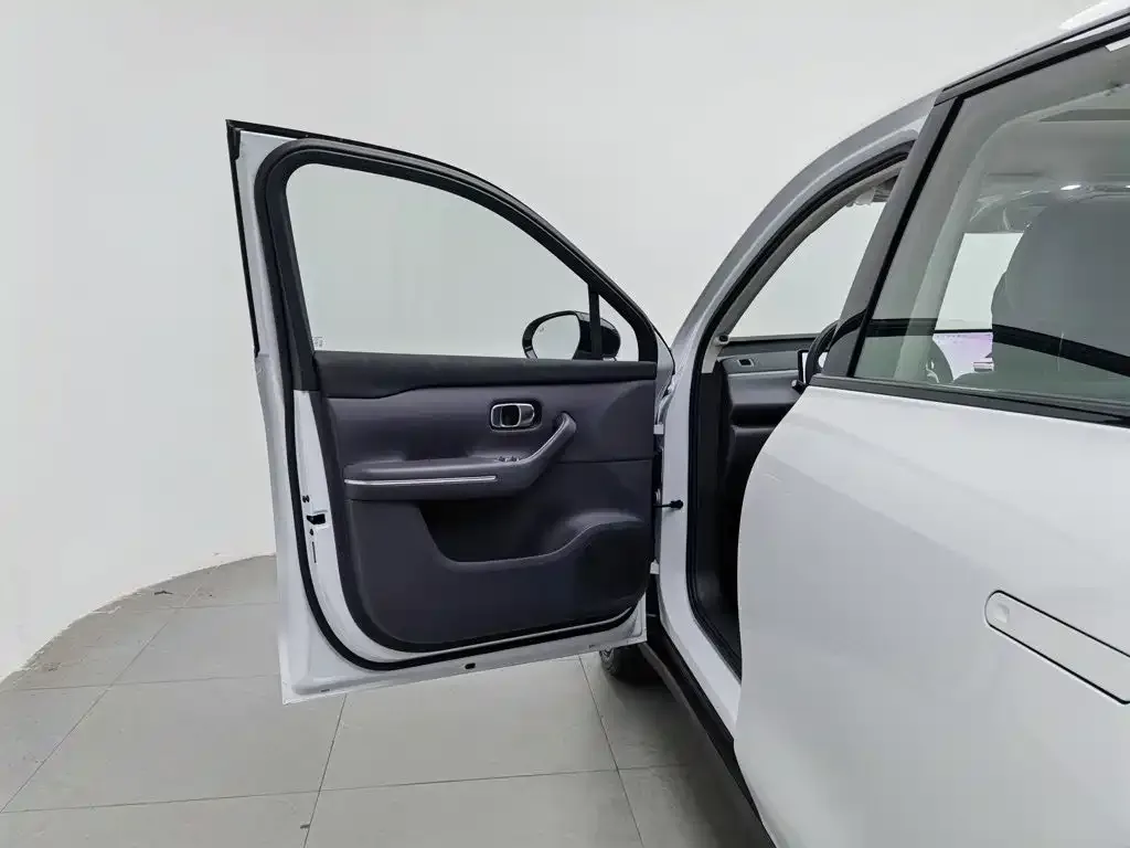 Leapmotor Leapmotor C10 2024 210 Smart Edition — Фото автомобиля 8