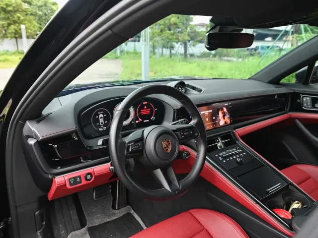 Porsche Panamera — Фото автомобиля 10