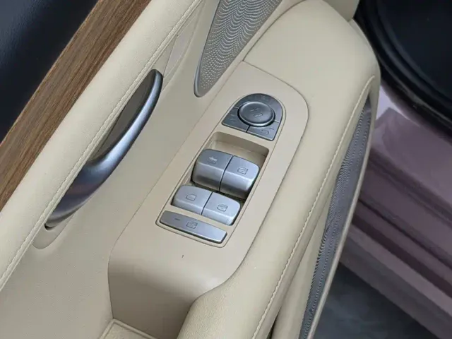 Aito M5 — Фото автомобиля 6