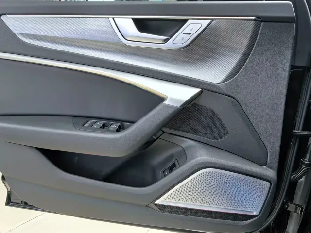 Audi A6L — Фото автомобиля 11