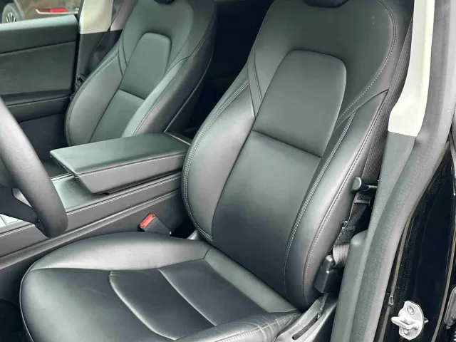 Tesla Model Y — Фото автомобиля 13