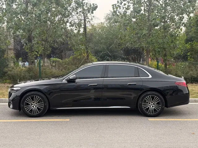 Mercedes-Benz E-Class — Фото автомобиля 11