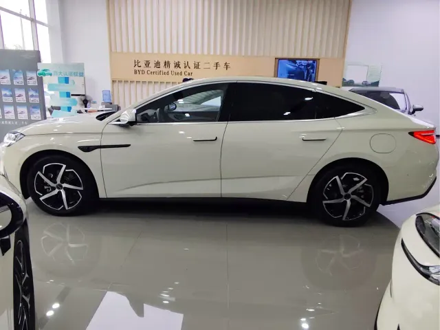 BYD Seal 07 DM-i — Фото автомобиля 4