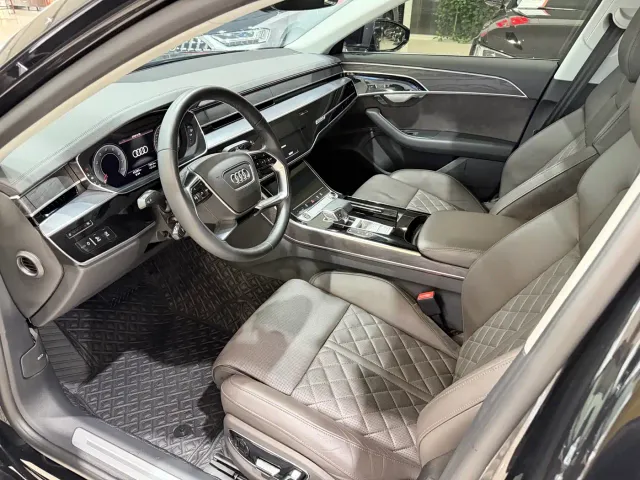 Audi A8 — Фото автомобиля 6