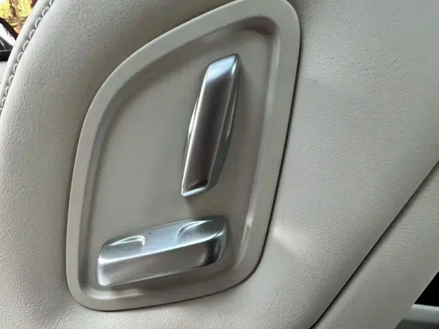 Li Auto L9 — Фото автомобиля 12
