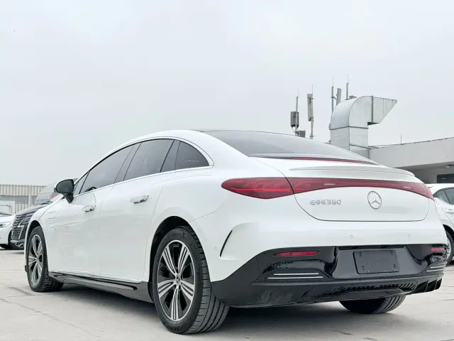 Mercedes-Benz EQE — Фото автомобиля 9