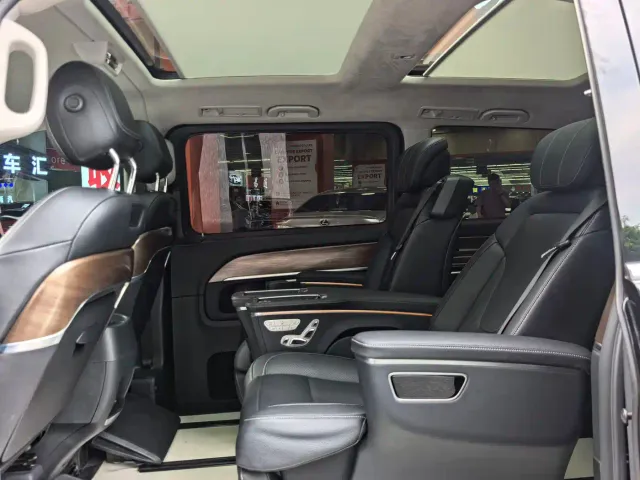 Mercedes-Benz V-Class — Фото автомобиля 9