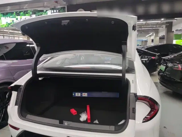 Wuling Starlight — Фото автомобиля 18