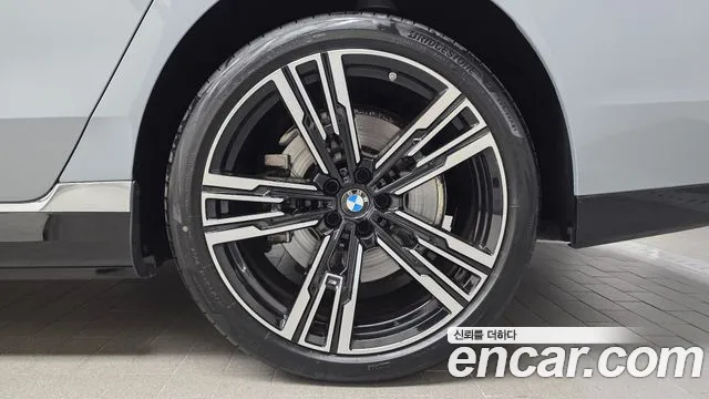 BMW 7 Series G70 — Фото автомобиля 21